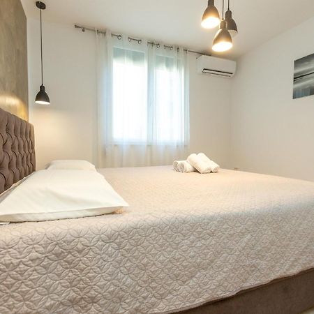 Deluxe Apartment Near The Bridge Zadar Buitenkant foto